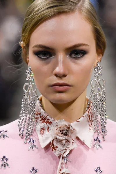 Look 37